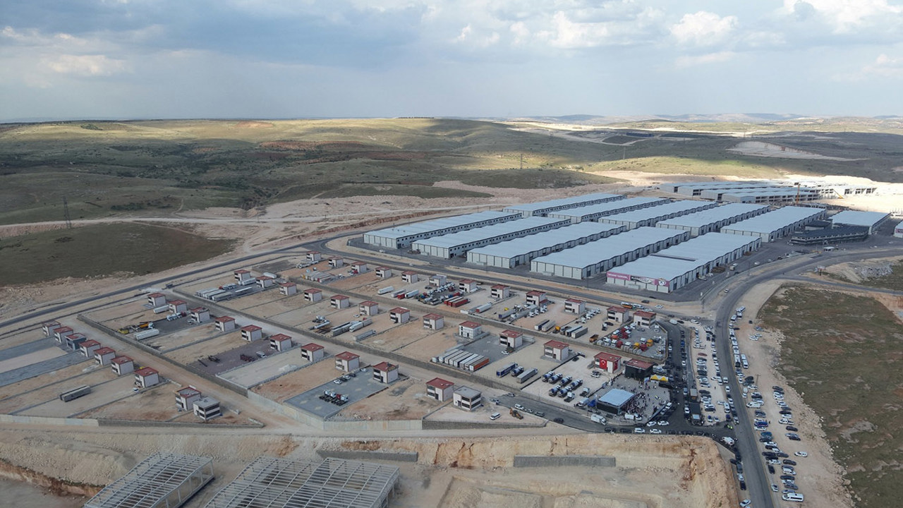 Gaziantep BÜSEM'de iş yerlerinin anahtarları teslim edildi