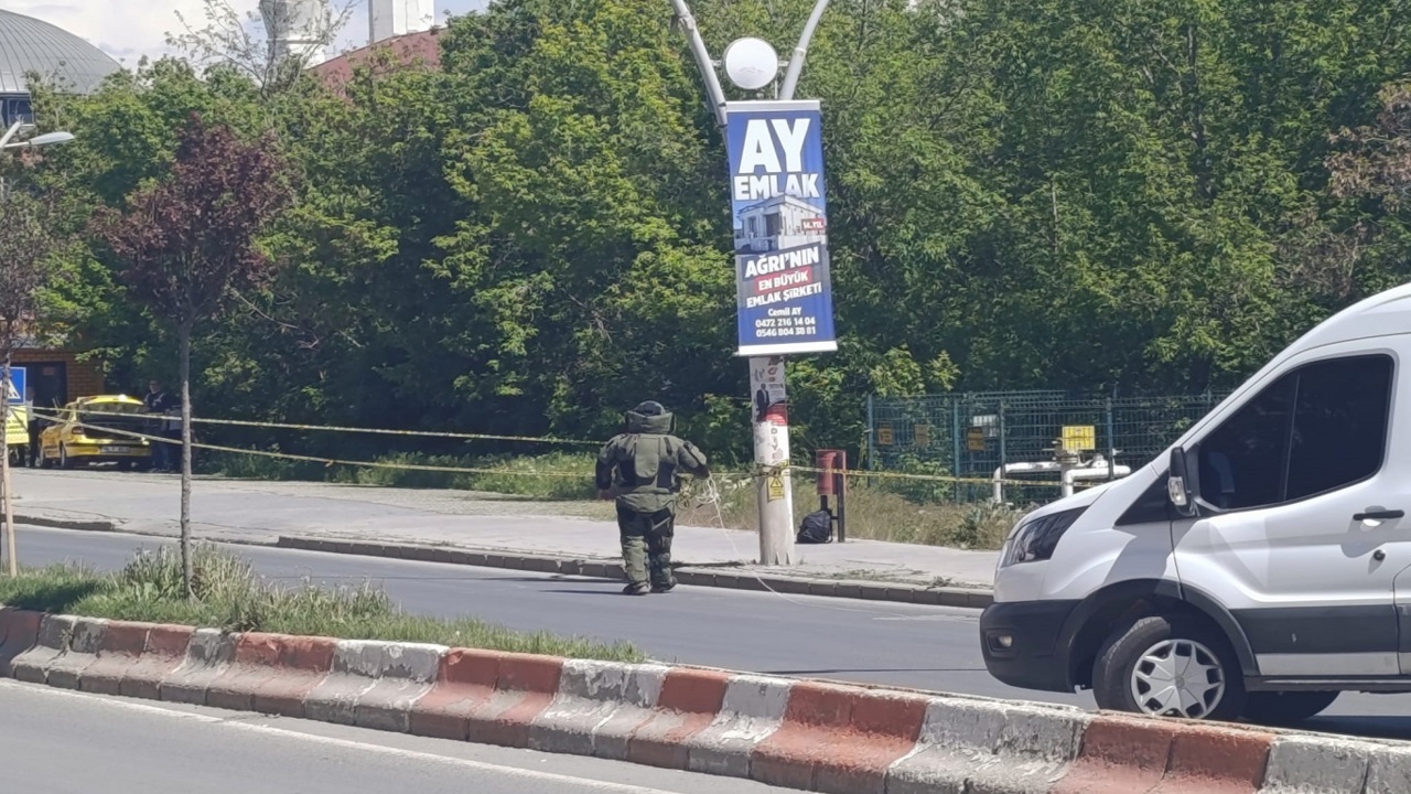 Ağrı'da şüpheli çantadan elbise çıktı!