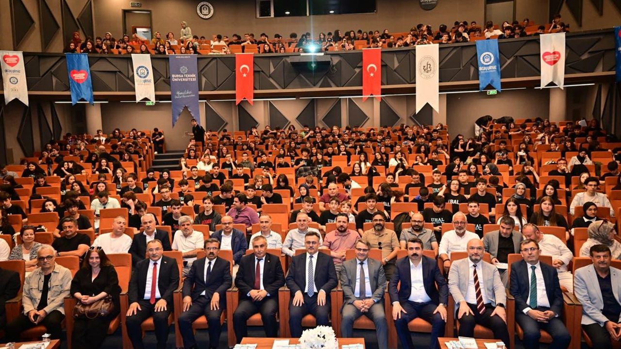 Bursa'da liselerarası veri olimpiyatında imam hatip lisesi birinci oldu