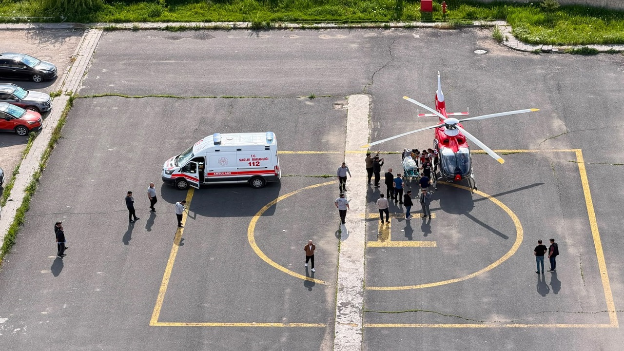 Bitlis'te doğan bebek hava ambulansıyla Ağrı’ya sevk edildi!