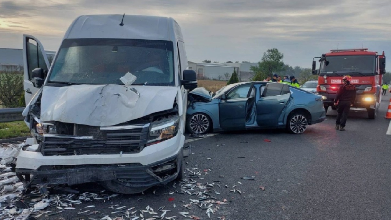 İzmir'de 5 ayda 16 binden fazla trafik kazası meydana geldi
