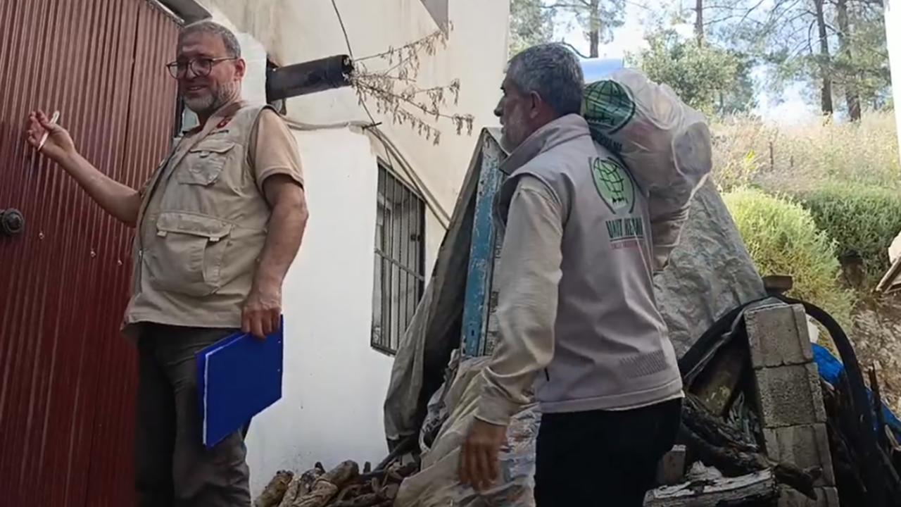 Umut Kervanı Hatay Derneği ihtiyaç sahibi ailelere yardım ulaştırdı