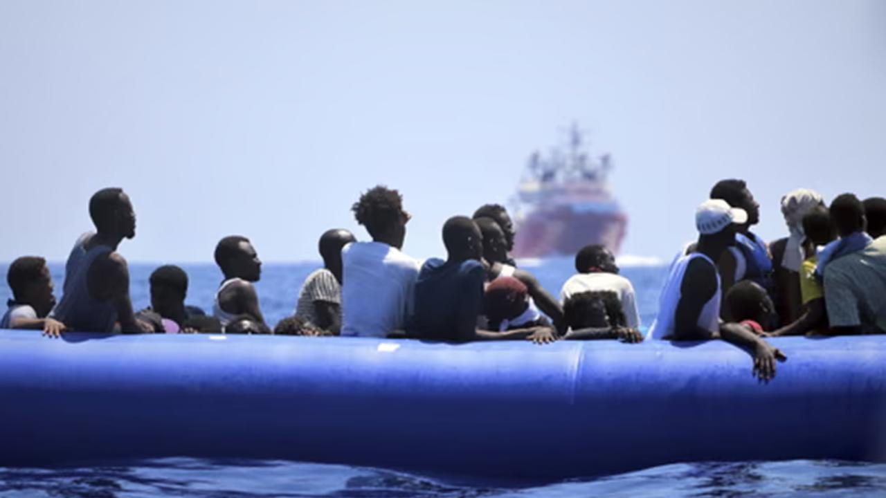Malta açıklarında batmak üzere olan bottan 48 düzensiz göçmen kurtarıldı
