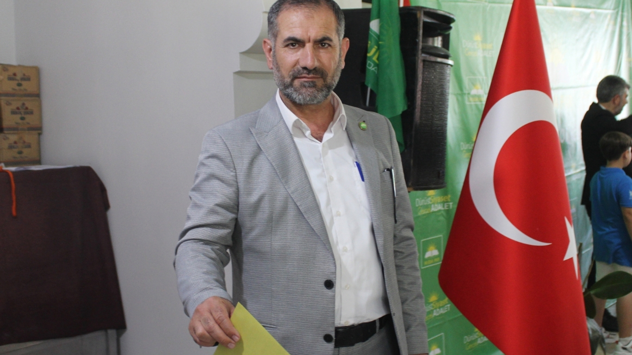 HÜDA PAR Tarsus İlçe Başkanlığına Hikmet Tanış yeniden seçildi