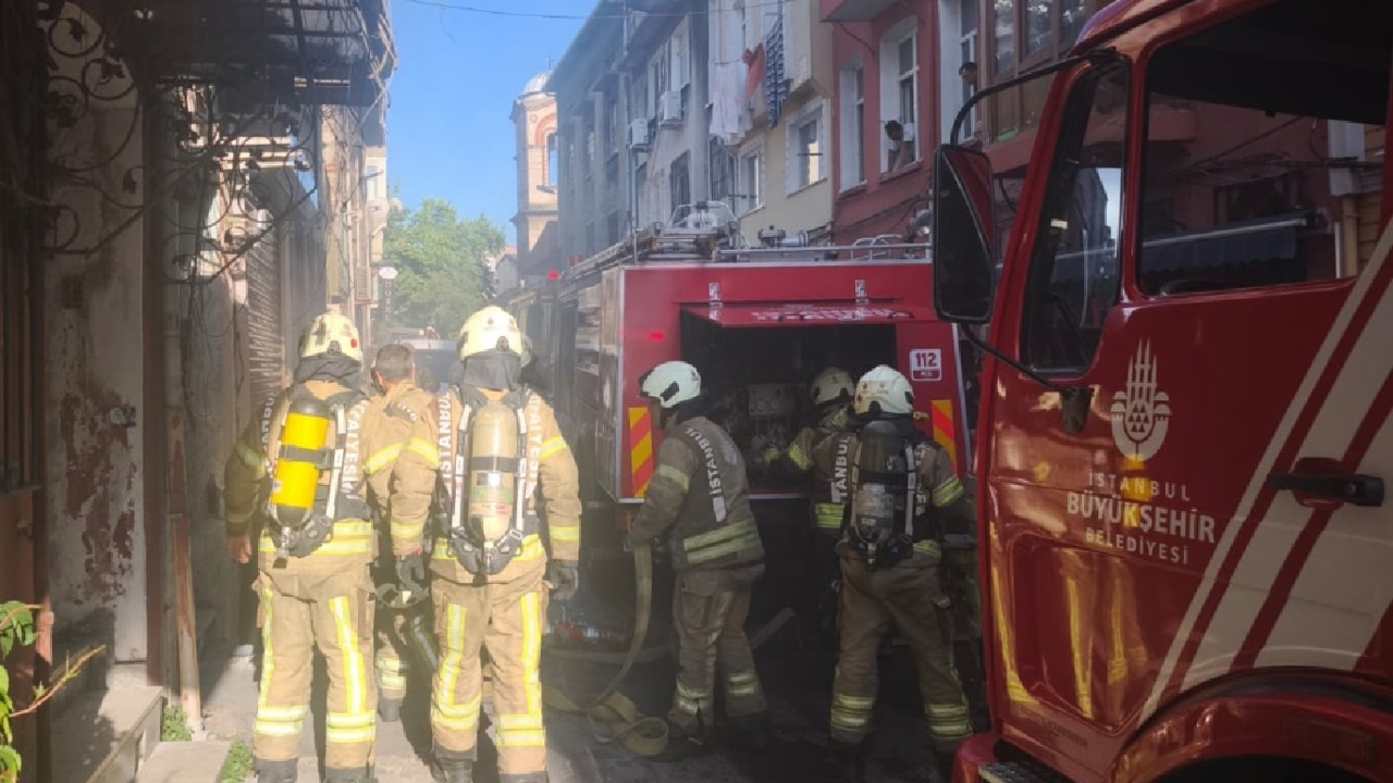 İstanbul'da iş yerinde çıkan yangın söndürüldü