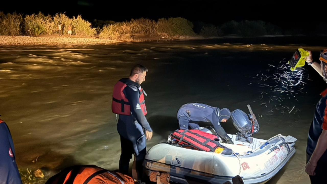 Garzan Çayı'nda mahsur kalan vatandaşlar kurtarıldı