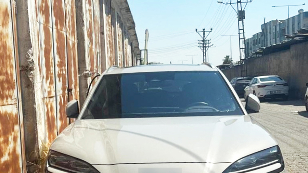 Şanlıurfa’da kaçak elektrikle araç şarjı tespit edildi