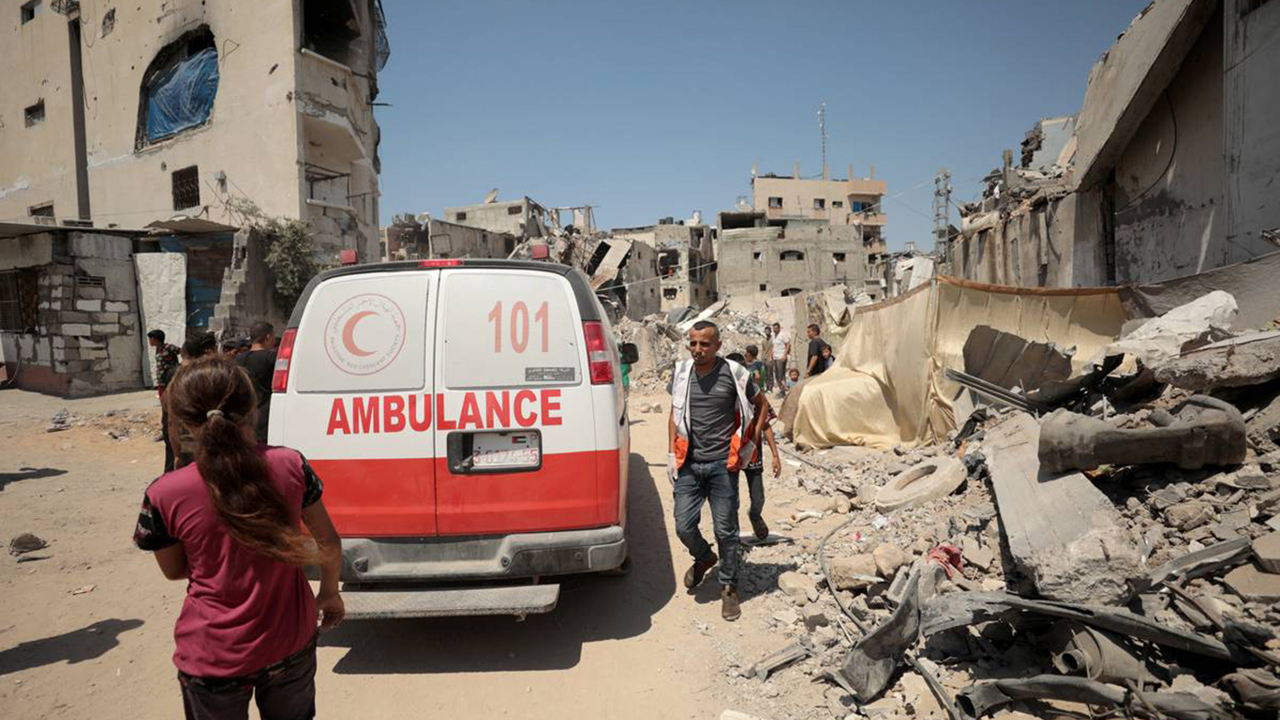Gazze'de sağlık ekipleri hedefte: İşgalciler ambulans görevlilerini esir aldı