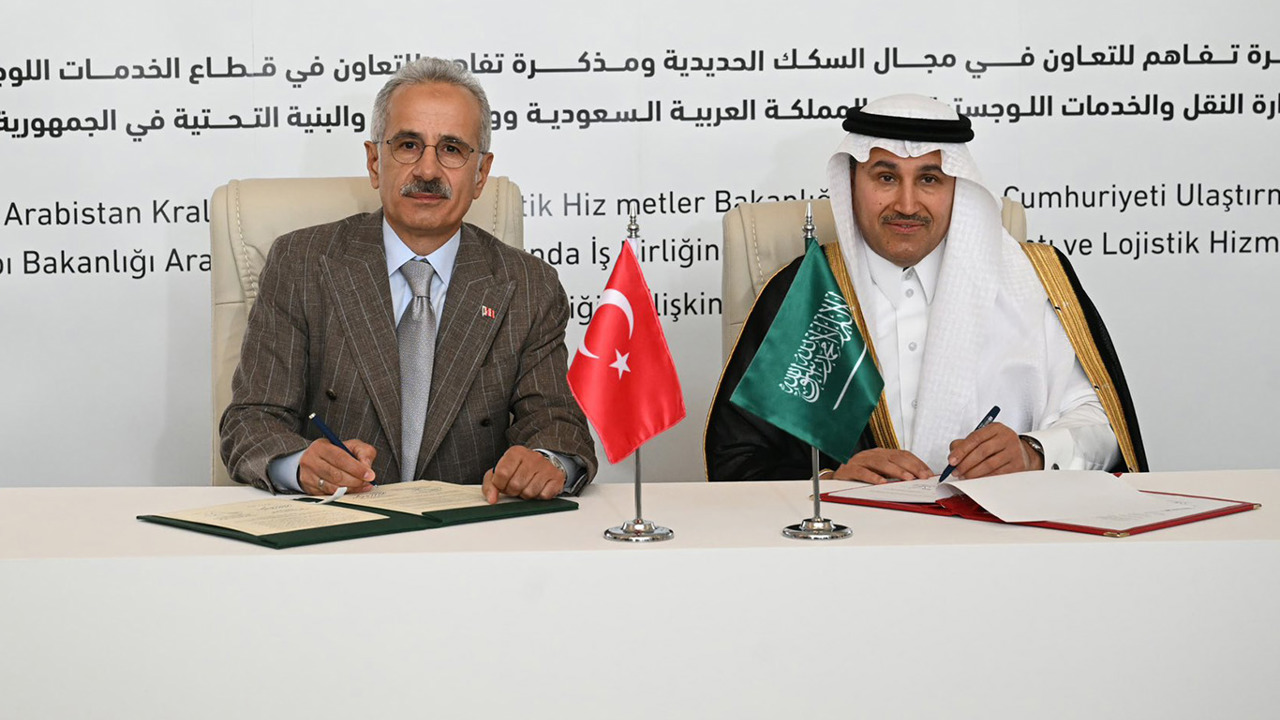 Türkiye ile Suudi Arabistan arasında ulaştırma ve lojistik alanında iki mutabakat zaptı imzalandı