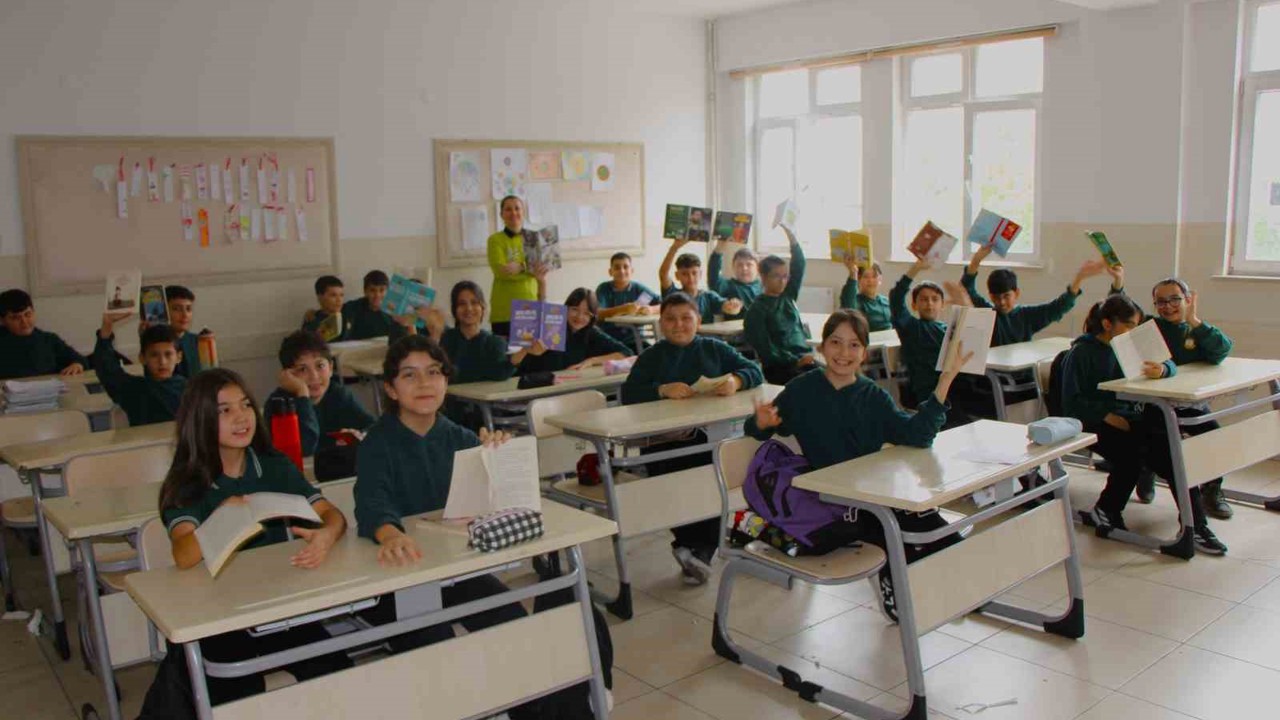 Amasya’da 53 binden fazla öğrenci için eş zamanlı kitap saati
