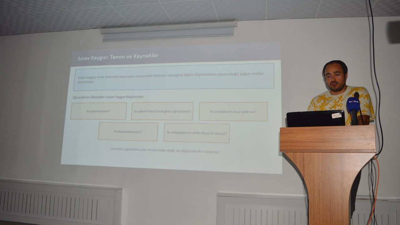 Siirt'te ebeveynlere sınav kaygısı semineri verildi