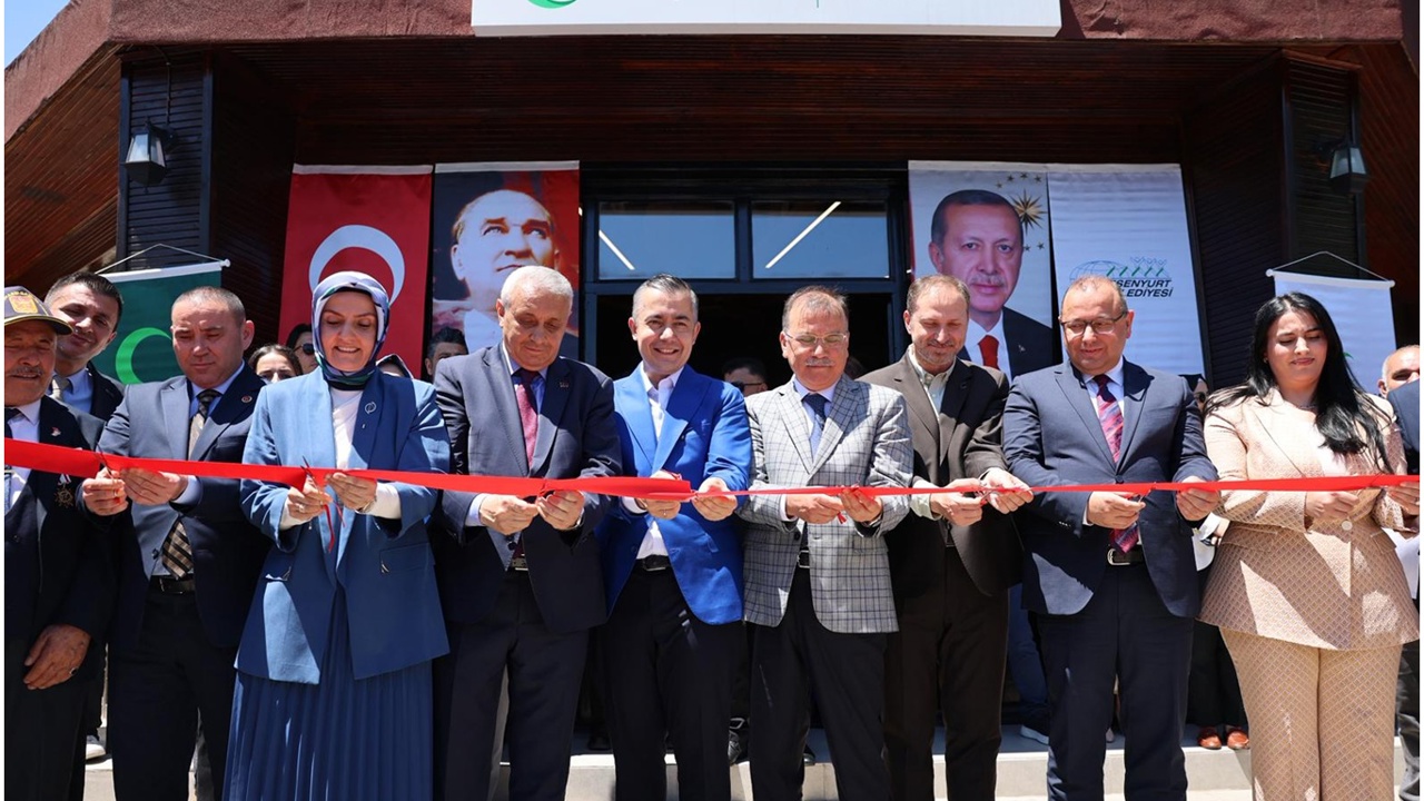 Esenyurt Yeşilay Gençlik Merkezi hizmete açıldı