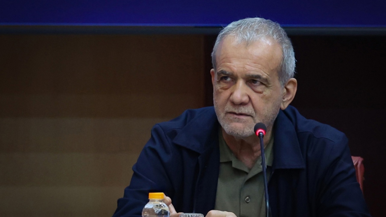 Pezeşkiyan: Ülkenin altyapısını tehdit etmek, İran'a karşı duyulan çaresizliğin bir işaretidir