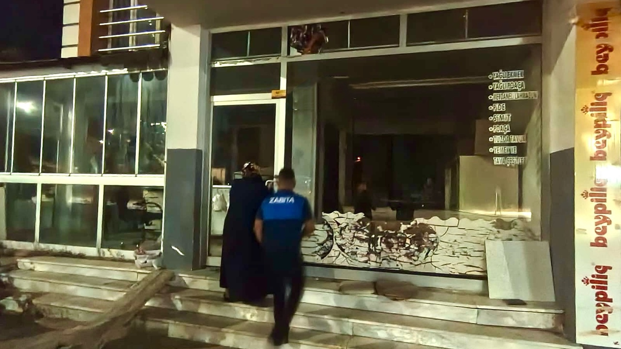 Tandoğan Mahallesi’nde bir fırında ortaya çıkan böcek görüntüleri ve kükürt yakı