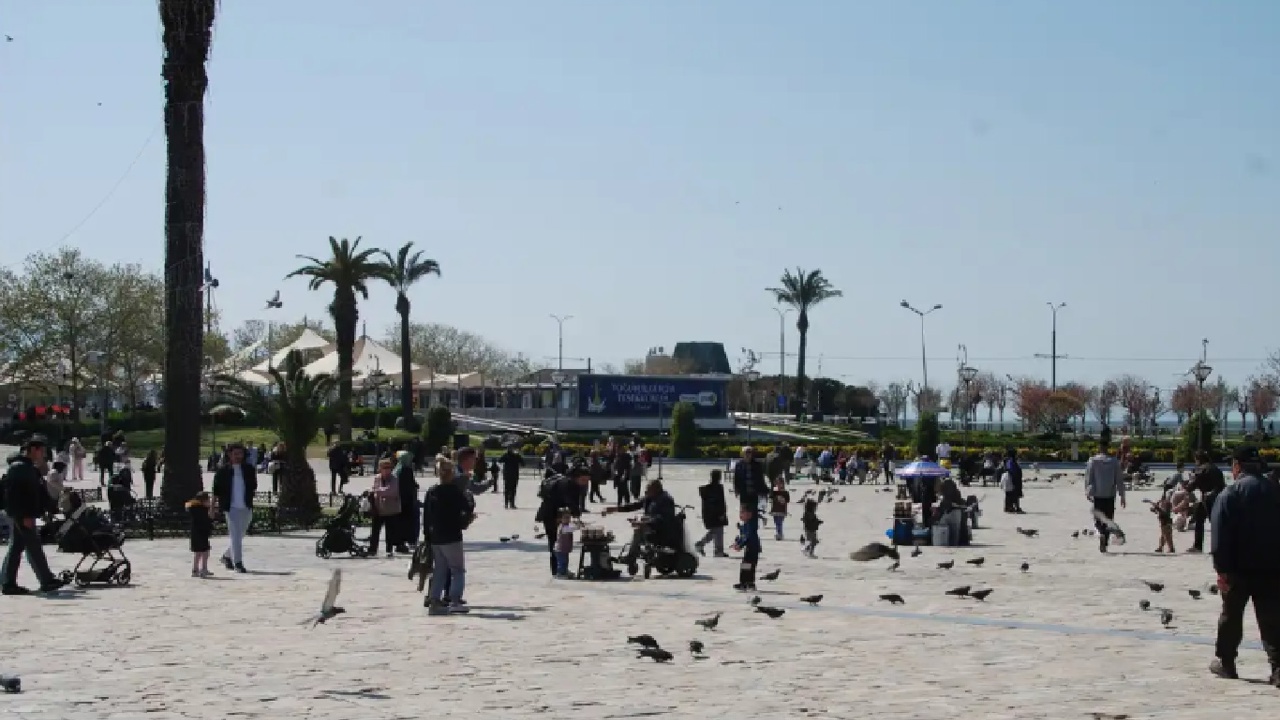 İzmir'de yaşayan her 3 kişiden yalnızca biri İzmir nüfusuna kayıtlı