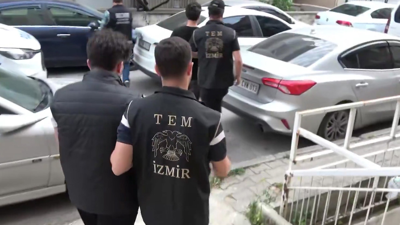 İzmir merkezli 12 ilde FETÖ operasyonu: 80 şüpheli yakalandı