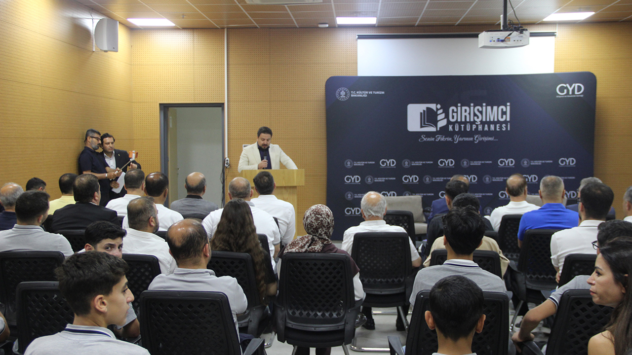 Cizre'de "Girişimci kütüphanesi" programı düzenlendi