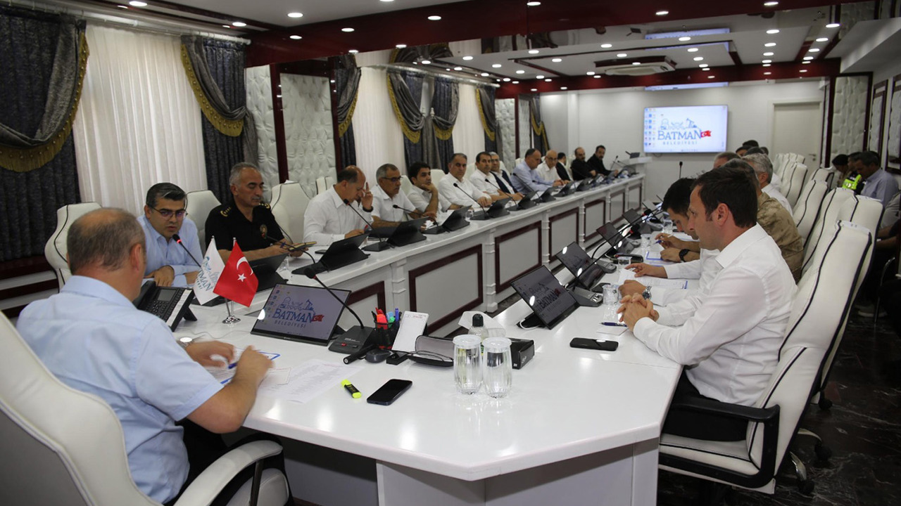 Vali Canalp: Çocuklarımızın güvenliği konusunda hiçbir ihmale izin vermeyeceğiz