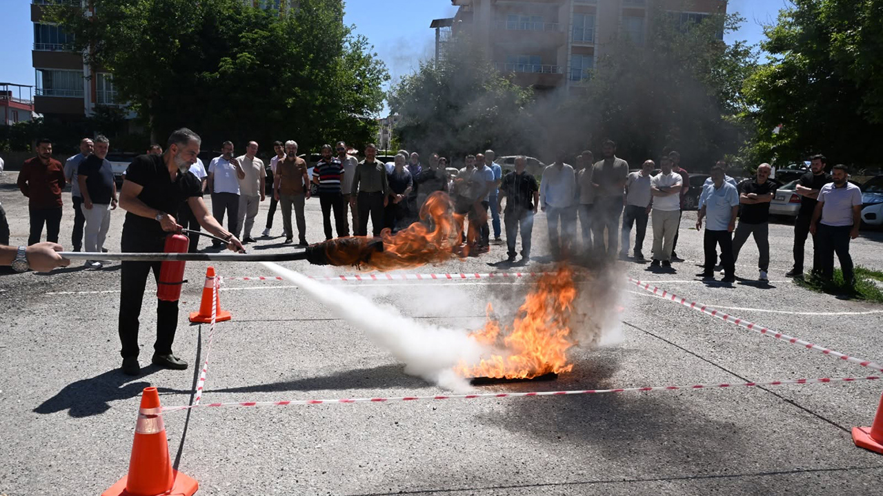 Malatya'da müftülük personeline yangın eğitimi ve tatbikatı