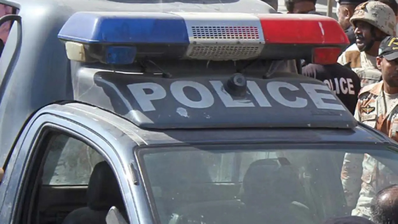 Pakistan'da polise saldırı: 2 ölü