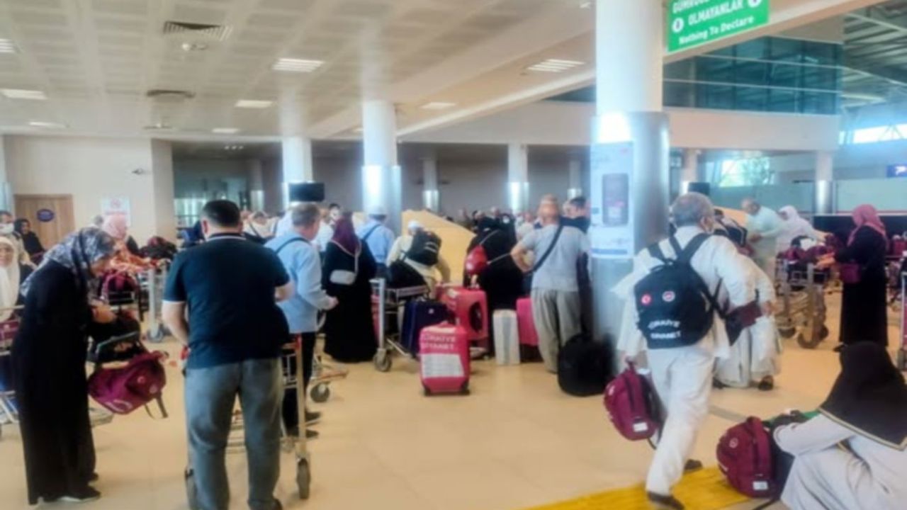 Adıyamanlı hacılar kutsal topraklardan döndü