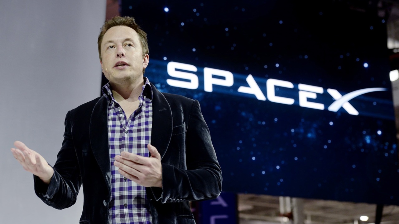 Musk, tarihte trilyoner olan ilk kişi oldu