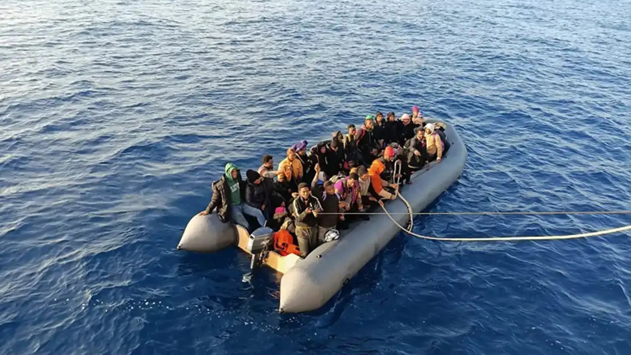 AB ülkelerine deniz yoluyla giren yasadışı göçmen sayısı azaldı