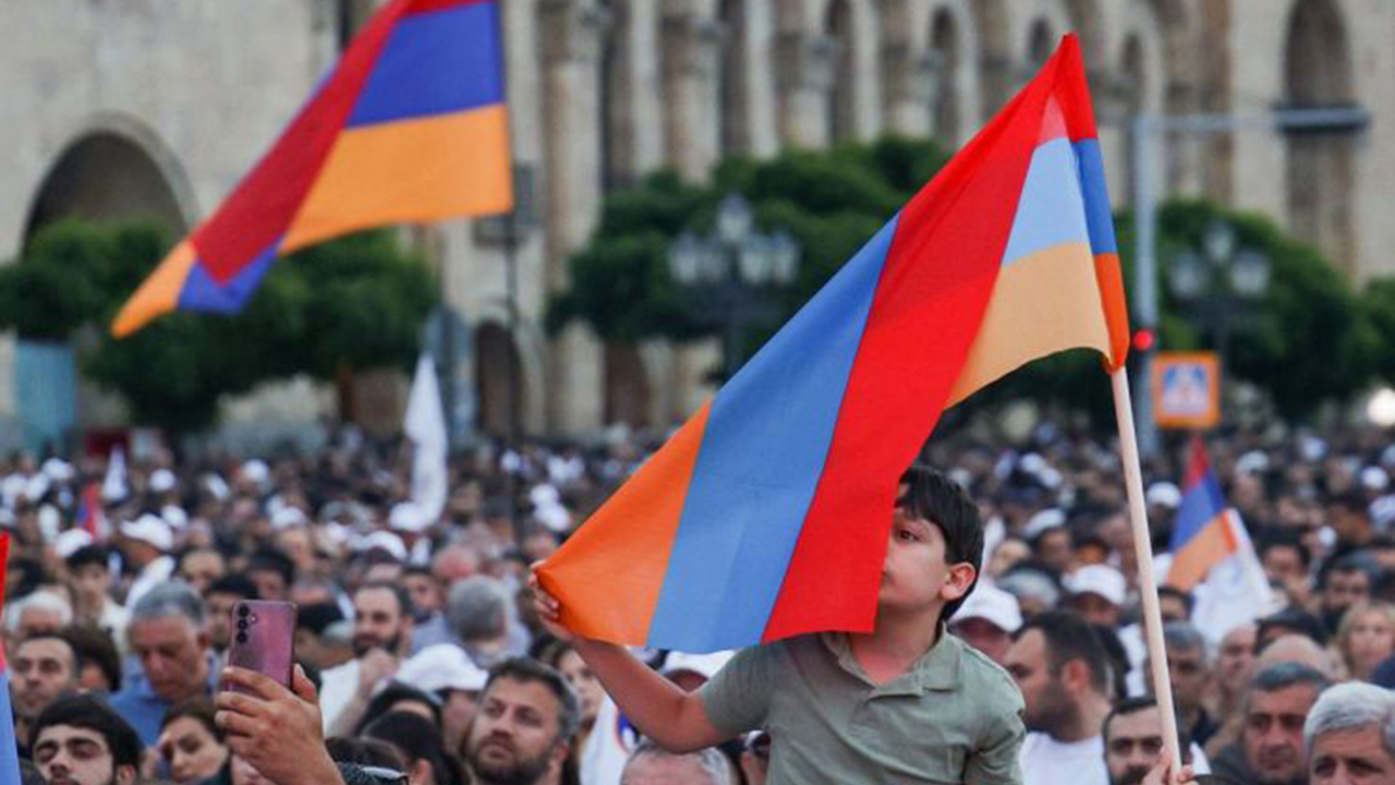 Ermenistan'da sular durulmuyor: Muhalefet seçimlerin iptali için mahkemeye başvurdu