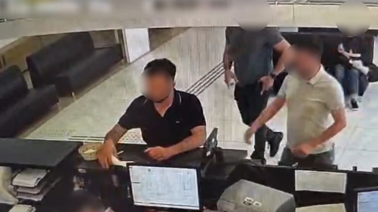 Antalya'da suçüstü yakalanan dolandırıcılık şüphelisi tutuklandı
