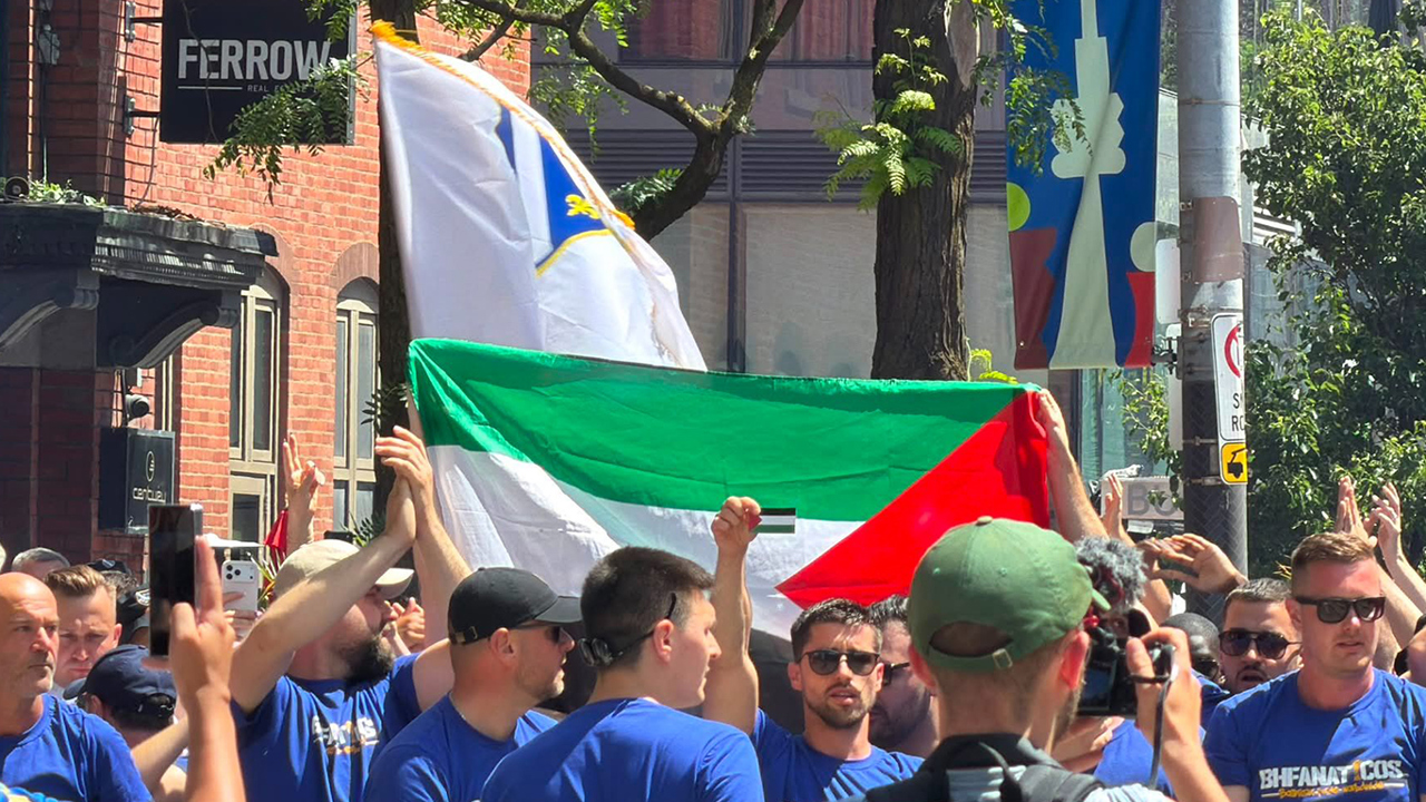 Bosnalı taraftarlardan Filistin’e destek gösterisi