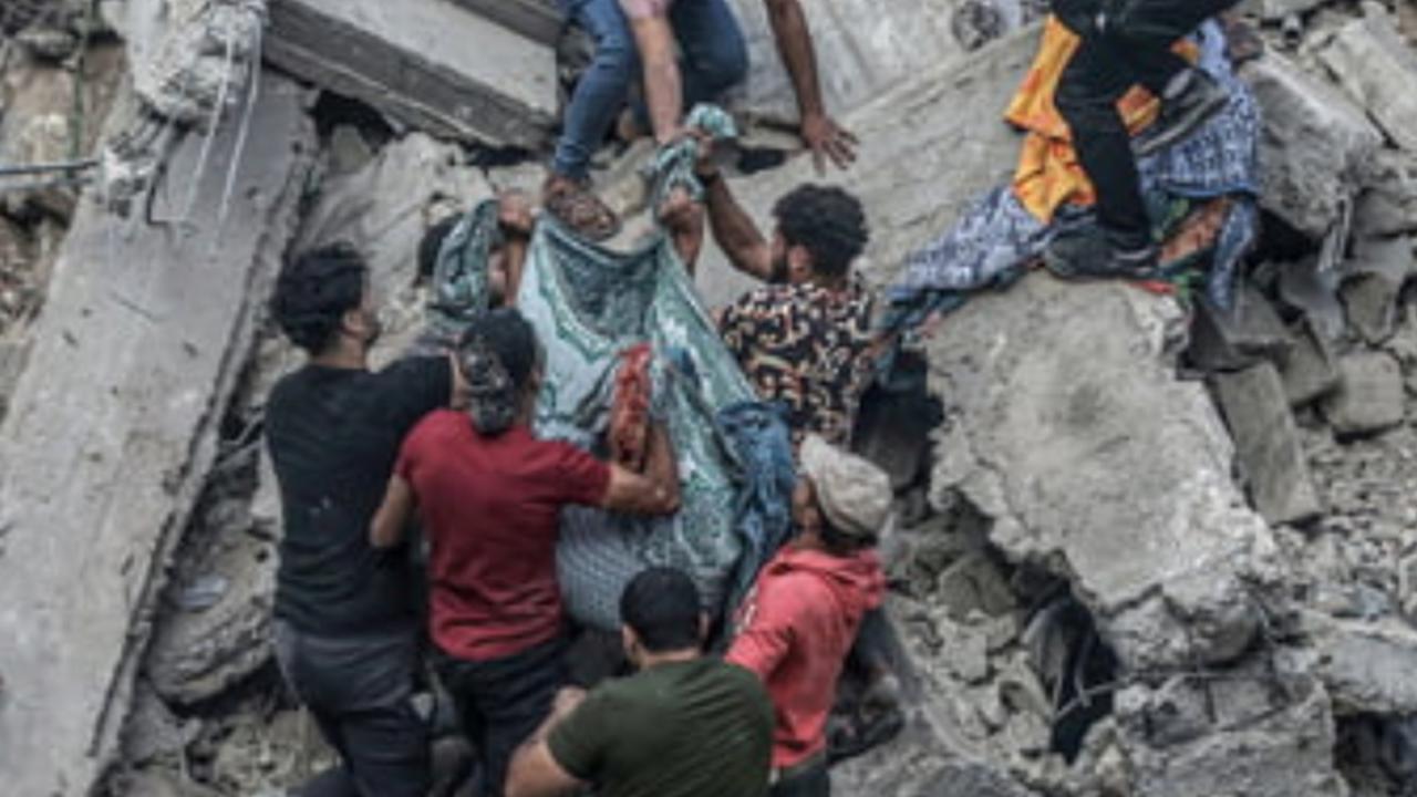 Gazze'de şehit sayısı 72 bin 993'e yükseldi