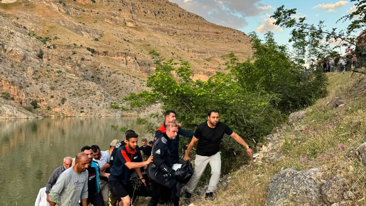 Botan Çayı'nda akıntıya kapılan genç hayatını kaybetti
