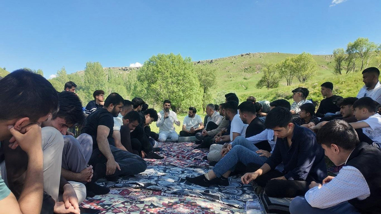 HÜDA PAR Ağrı Gençlik Kolları "Bahar Etkinlikleri" finalini gerçekleştirdi