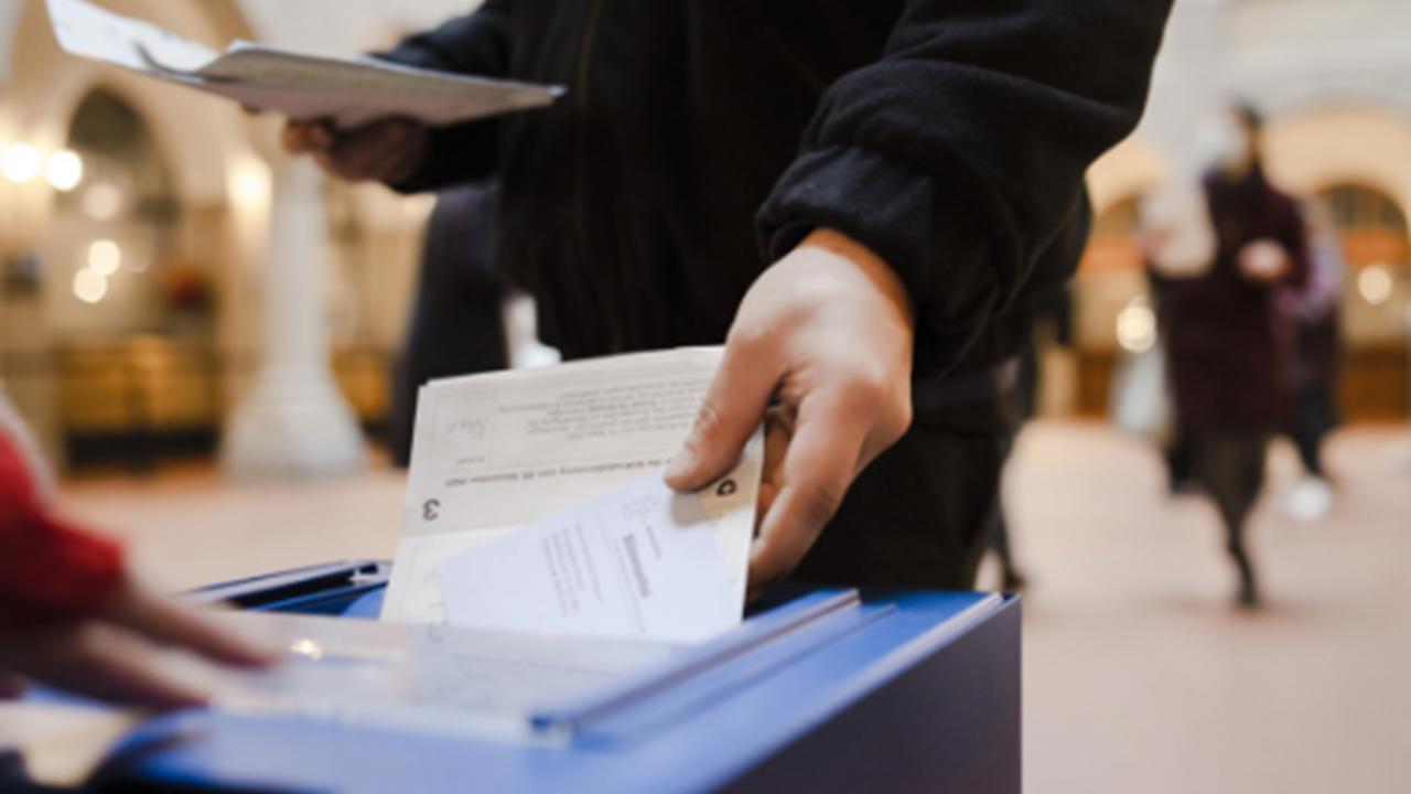 İsviçre'de göçmen karşıtı tartışmalı referandum teklifi reddedildi