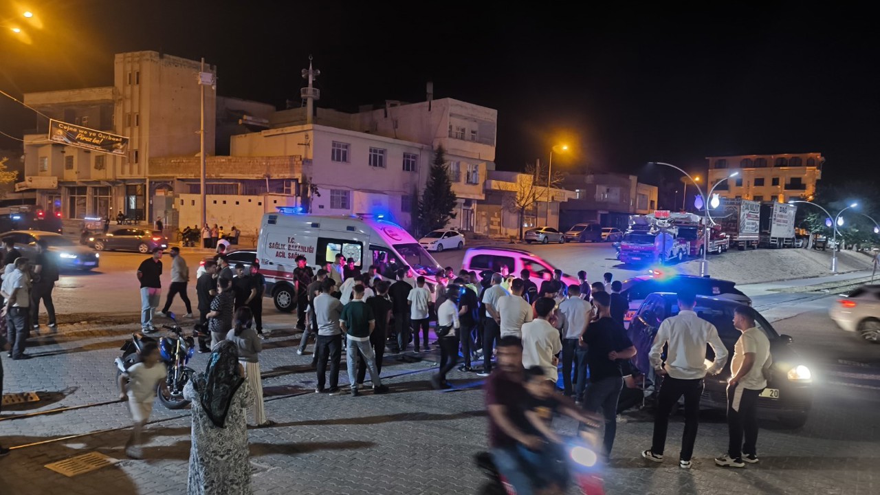 Mardin’de otomobil  ile motosiklet çarpıştı: 2 ağır yaralı