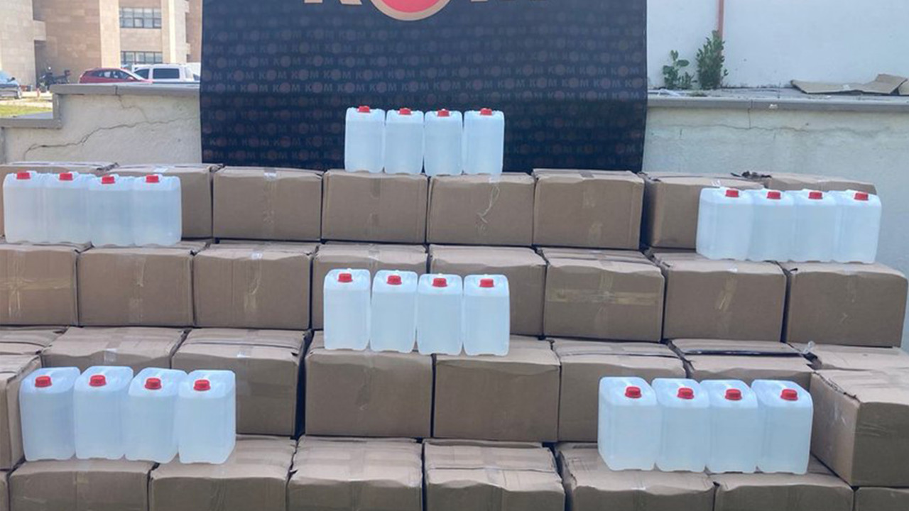 Afyonkarahisar'da 3 bin litre metil alkol ele geçirildi