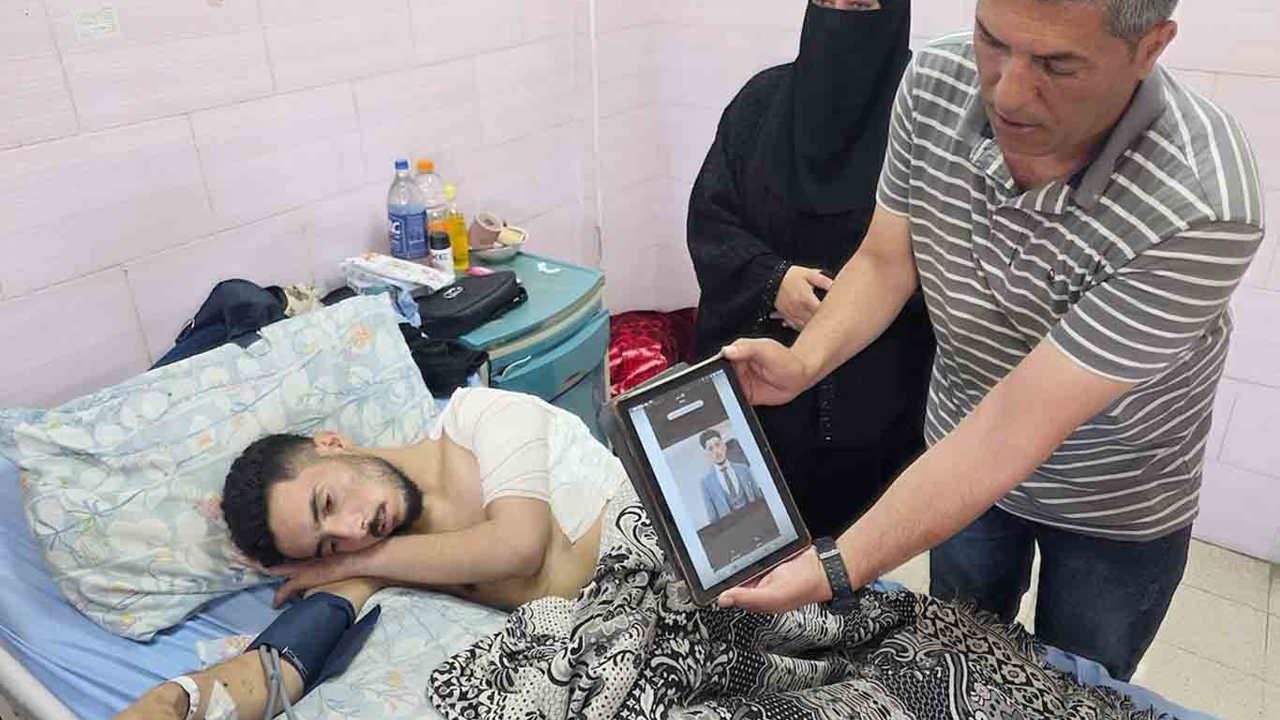 Yahudi çetelerin saldırısını takip eden Filistinli gazeteci yaralandı