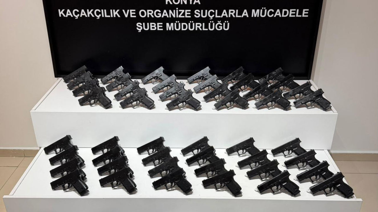 Akşehir’de 65 ruhsatsız tabanca ele geçirildi, 2 kişi gözaltına alındı