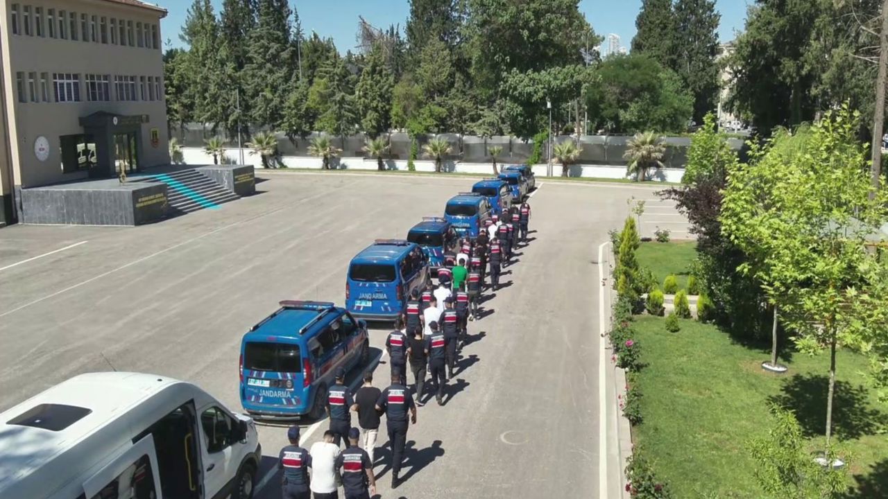 Gaziantep merkezli 14 ilde siber dolandırıcılık operasyonunda 37 gözaltı
