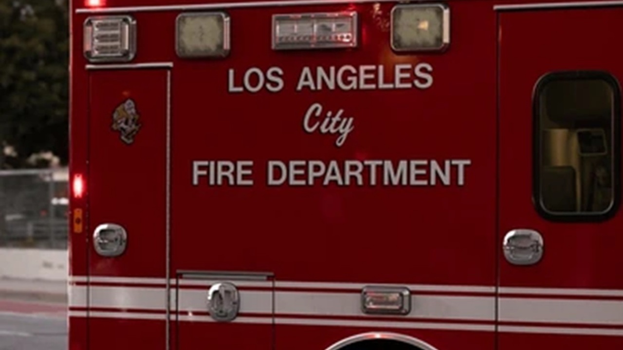 Los Angeles’ta büyük depo yangını
