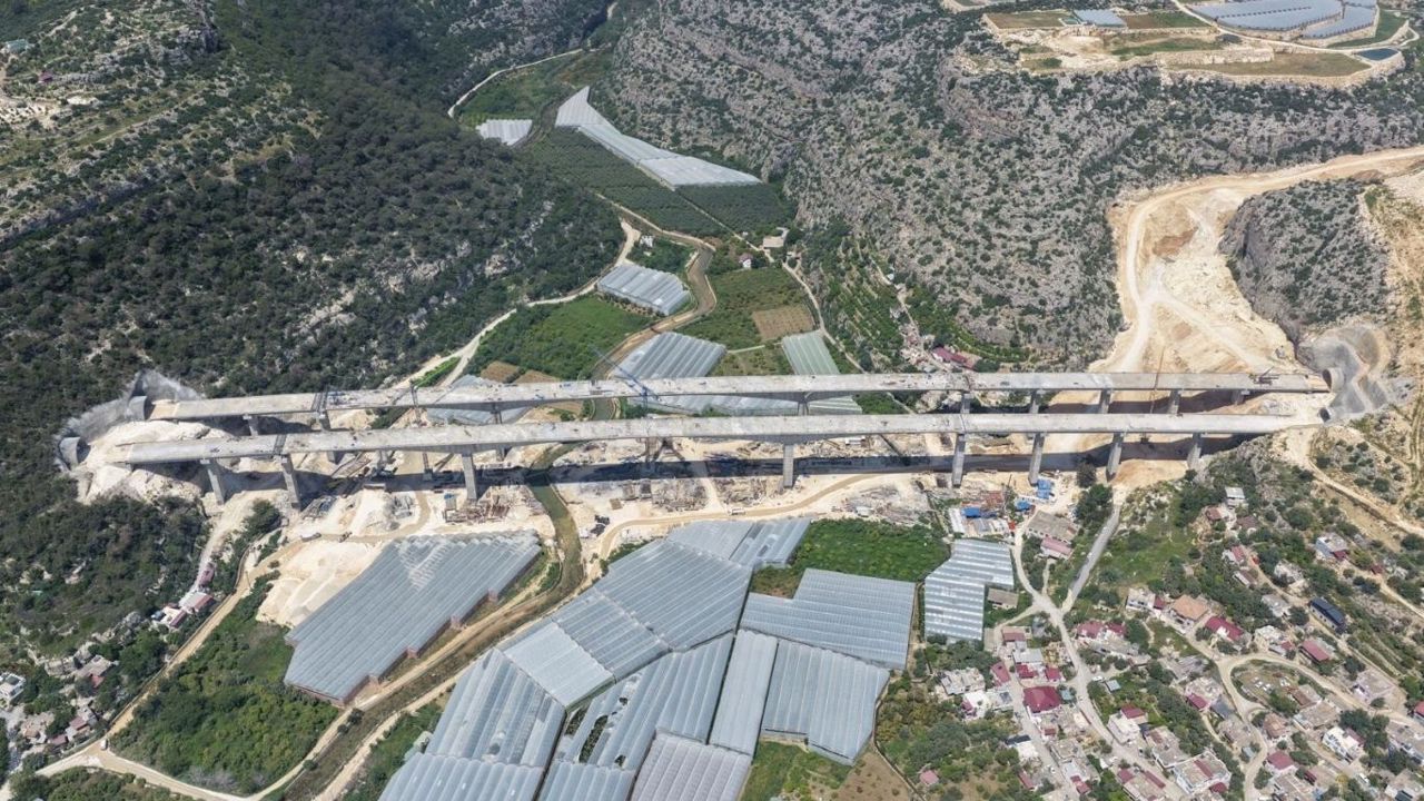 Çeşmeli-Kızkalesi Otoyolu Projesi'nde ilk etap temmuzda açılıyor