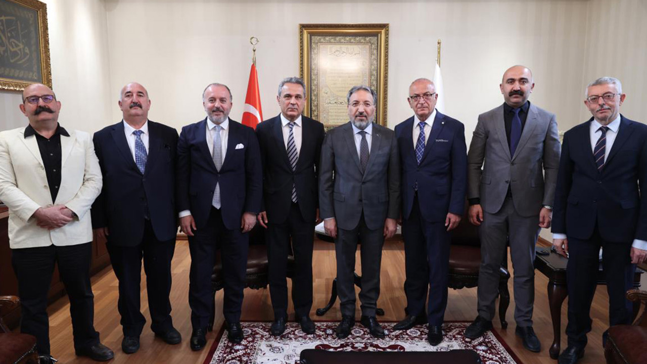 Diyanet İşleri Başkanı Arpaguş, Alevi Vakıflar Federasyonu heyetini kabul etti