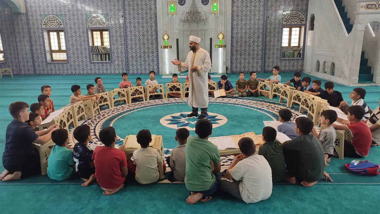 Yaz Kur’an kursları çocukların manevi gelişimine katkı sağlıyor