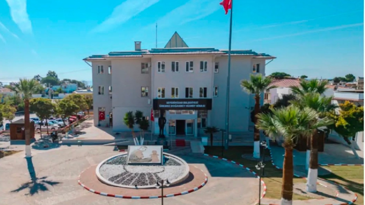 Seferihisar Belediyesi soruşturmasında gözaltı sayısı 7'ye yükseldi