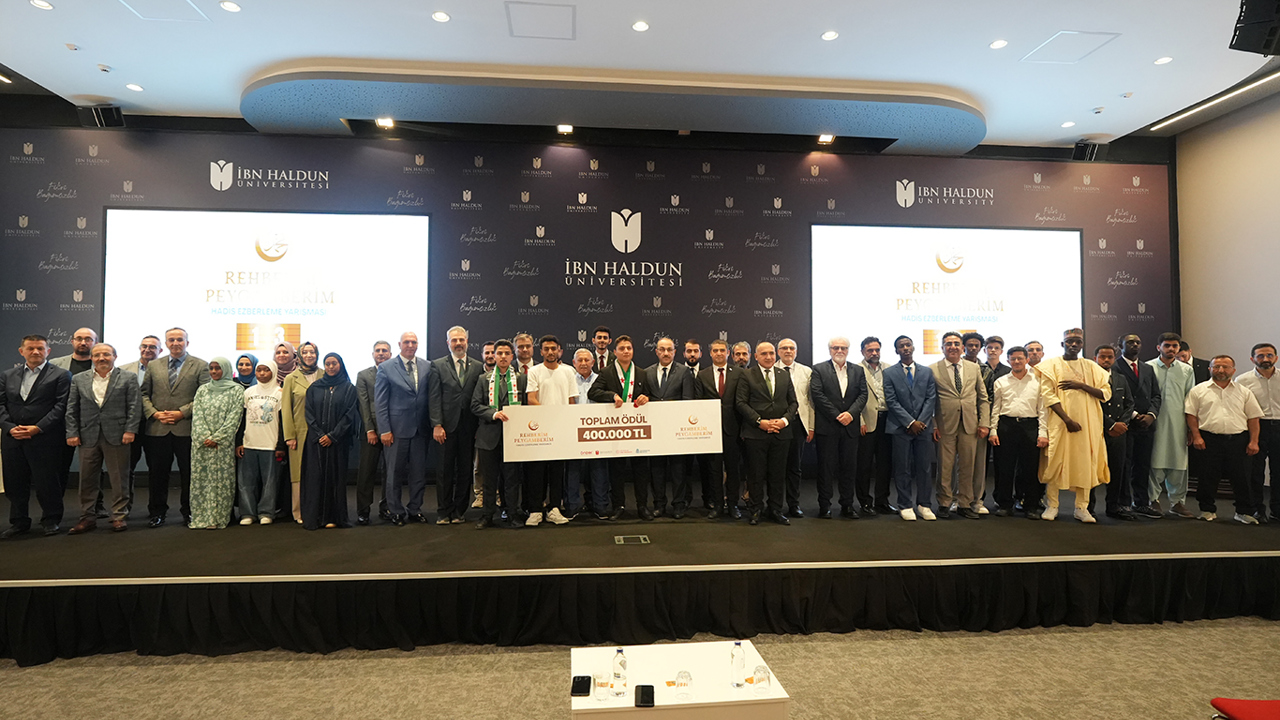 Rehberim Peygamberim Hadis Ezberleme Yarışması’nda 20 genç ödüllerin sahibi oldu