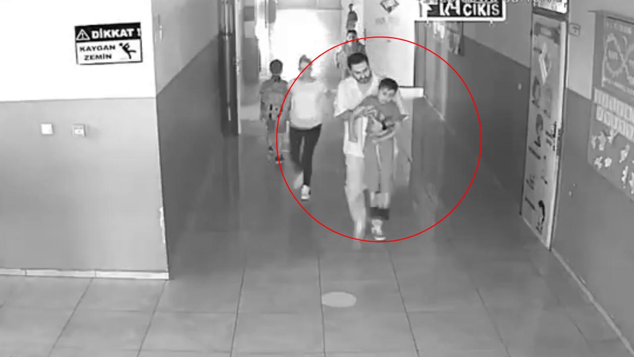 Boğazına şeker kaçan öğrenci, öğretmenin Heimlich manevrasıyla kurtarıldı