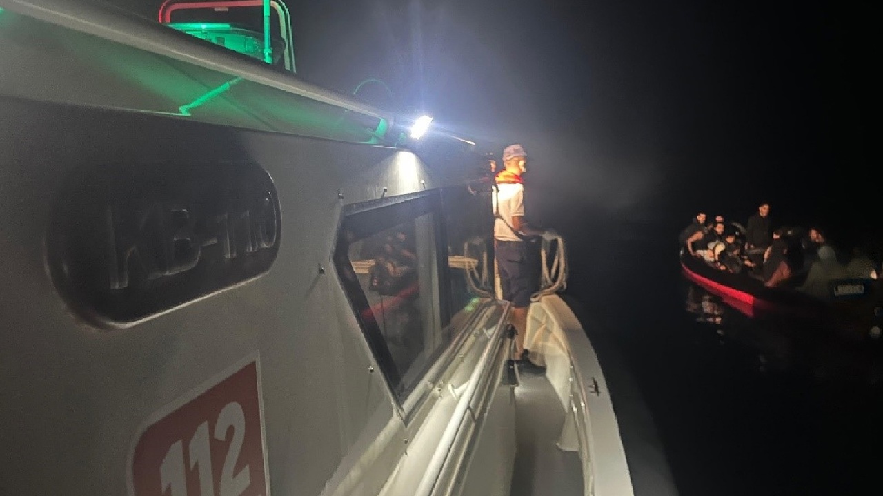 Muğla açıklarında 32 düzensiz göçmen kurtarıldı