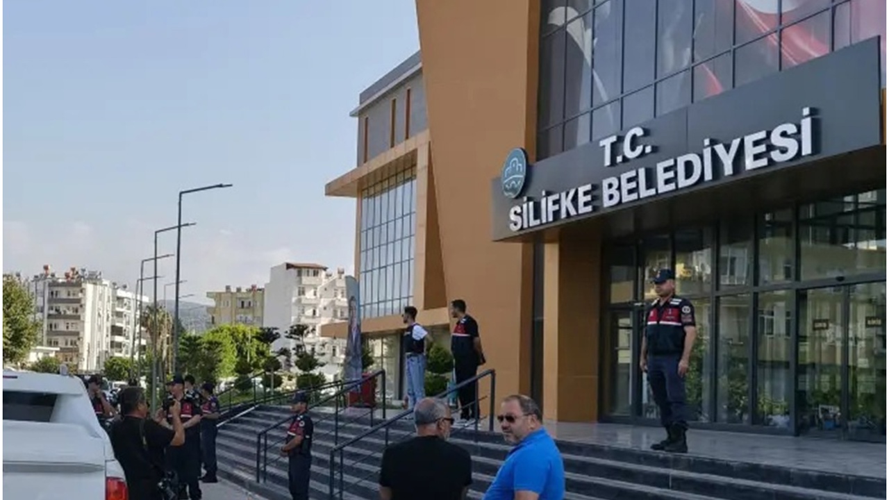 CHP'li Silifke Belediyesi'ne operasyon: Çok sayıda gözaltı var
