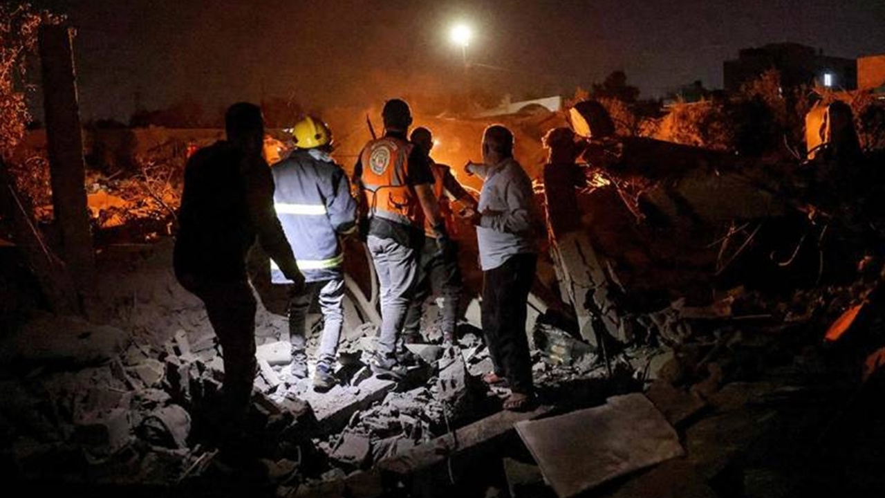 İşgalciler dün akşam Gazze'ye saldırdı: Bir şehit çok sayıda yaralı