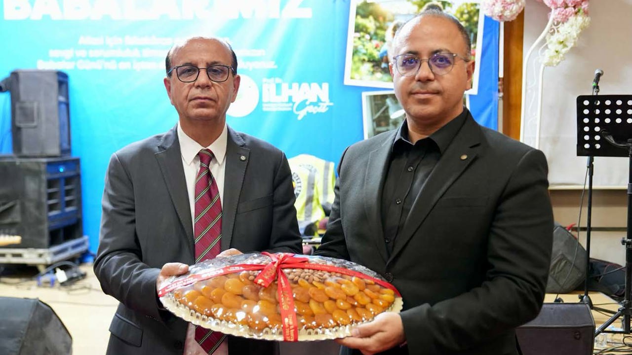 Yeşilyurt Belediyesinden mahalle muhtarlarına "babalar günü" vefası!